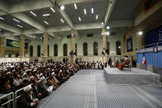 دیدار اعضا کنگره نقش شیعه در گسترش علوم اسلامی با رهبری
