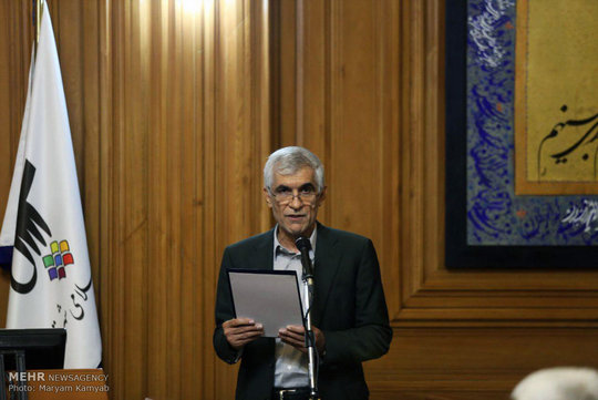 محمد علی افشانی دومین شهردار منتخب شورای پنجم در صحن علنی برای مدیریت شهر تهران سوگند یاد کرد.