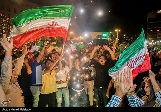 پس از پیروزی یک بر صفر تیم ملی فوتبال ایران مقابل مراکش، در جام جهانی فوتبال (روسیه)، مردم ایران این پیروزی را در خیابان‌ها جشن گرفتند.