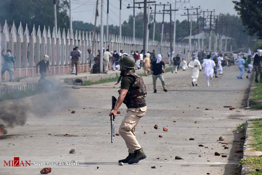 پس از کشتار غیر نظامیان توسط پلیس هند، درگیری بین نیروهای امنیتی و جدایی طلبان کشمیر همچنان ادامه دارد.