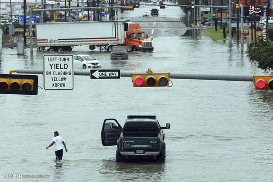 بارش سنگین باران منجر به وقوع سیل در جنوب ایالت تگزاس آمریکا شد.