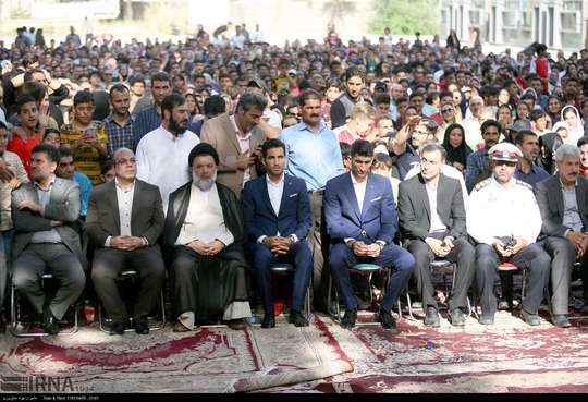 مراسم استقبال مردمی از علیرضا بیرانوند و وحید امیری فوتبالیست های لرستانی تیم ملی فوتبال ایران در باغ گلستان خرم آباد برگزار شد.