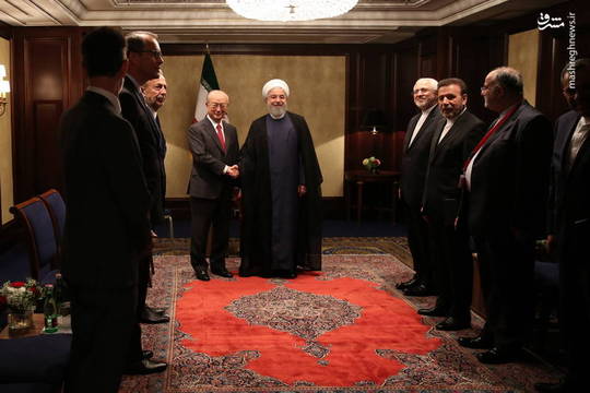 یوکیا آمانو مدیر کل آژانس بین‌المللی انرژی اتمی و حسن روحانی رئیس جمهوری اسلامی ایران در وین دیدار کردند.