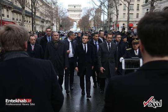 امانوئل ماکرون رئیس‌جمهور فرانسه که از سفر آرژانتین بازگشته است در جلسه مشترک با نخست‌وزیر و وزیر کشور حضور یافت و سپس به میدان شارل‌دو‌گل اتوال رفت تا از محل حوادث خشونت‌بار پاریس بازدید کند.