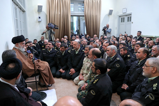 جمعی از فرماندهان نیروی انتظامی جمهوری اسلامی ایران، با فرمانده کل قوا دیدار کردند.
