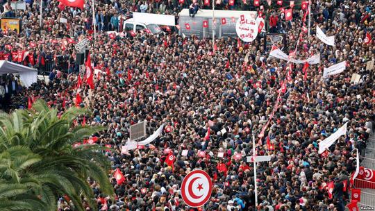 اعتصاب سراسری کارکنان دولتی در تونس به دعوت بزرگ‌ترین اتحادیه مشاغل تونس در اعتراض به مخالفت حکومت با افزایش حقوق و دستمزدها انجام شد.