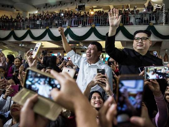 تصاویری از حضور بدل کیم جونگ اون رهبر کره شمالی و رودریگو دوترته رئیس جمهور فیلیپین در هنگ کنگ.
