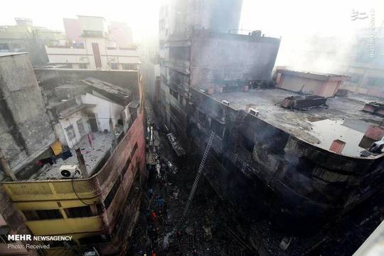 در جریان آتش سوزی در یک انبار پلاستیک در داکا، پایتخت بنگلادش دست کم ۷۰ نفر جان خود را از دست دادند.
