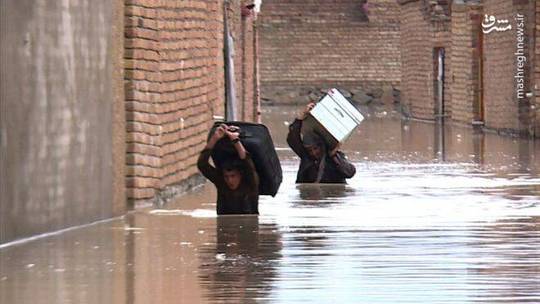 افرایش بارندگی در کابل و آب‌گرفتگی در بخش‌های از شهر دو نفر کشته به جا گذاشته و موجب تخریب ۴۰ منزل شده است.