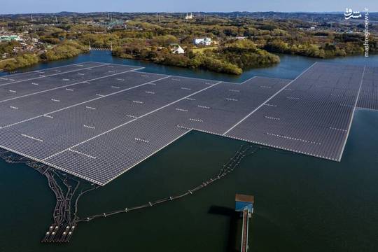 بزرگترین نیروگاه خورشیدی شناور ژاپن در کاماکورا می‌باشد که برق حدود پنج هزار خانوار را تولید می‌کند.