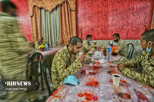 افطاری سربازان روزه دار تیپ ۲۳۰ ارتش گرگان