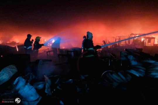 آتش سوزی گسترده در بازاری واقع در مرکز عراق