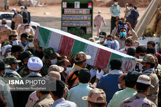 تشییع پیکر شهید گمنام ۱۷ ساله در ستاد مرزبانی خوزستان در ۱۶ اردیبهشت ماه
