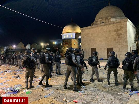 یورش اشغالگران صهیونیست به نمازگزاران در مسجد الاقصی