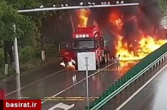 واژگونی و انفجار تانکر ۲۰ تنی بنزین در چین به علت بارش باران