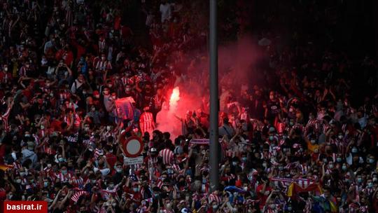 حضور هزاران هوادار اتلتیکو در خیابان‌های شهر مادرید که قهرمانی این تیم را جشن گرفتند