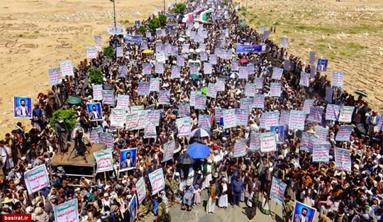 تظاهرات شمار زیادی از مردم یمن در اعتراض به سیاست‌های استعماری آمریکا و رژیم صهیونیستی