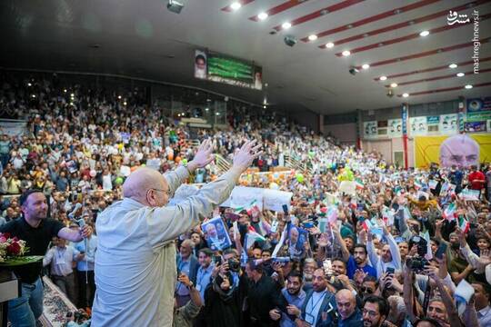 حضور چشمگیر مردم مشهد در حمایت از قالیباف