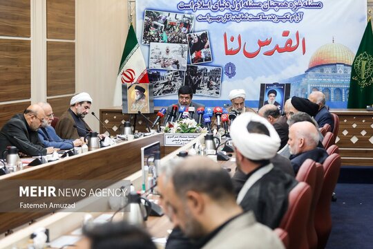 دومین جلسه ستاد مرکزی انتفاضه و قدس با موضوع گرامیداشت اولین سالگرد عملیات طوفان الاقصی ظهر روز یکشنبه برگزار شد.