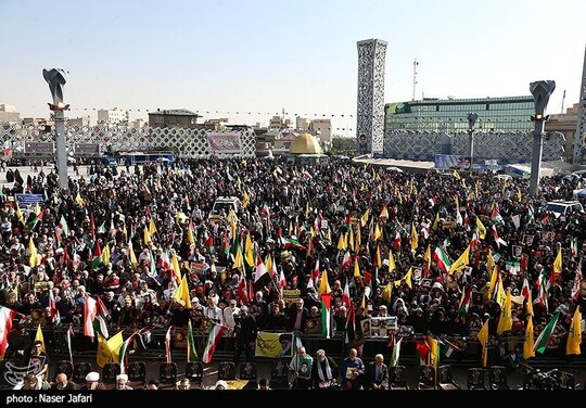 تجمع محکومیت ترور سید حسن نصرالله و قدردانی از عملیات وعده صادق ۲ در میدان امام حسین(ع)