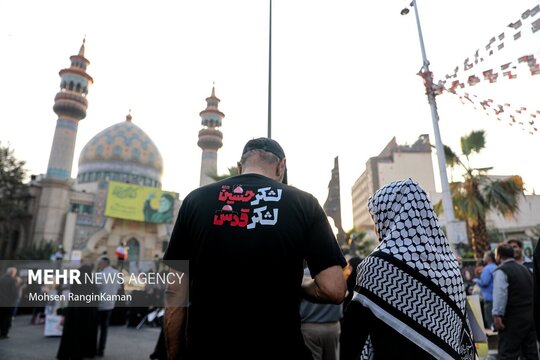 تجمع خانوادگی دختران مقاومت عصر امروز سه‌شنبه ۱۷ مهر ۱۴۰۳ در میدان فلسطین تهران برگزار شد.