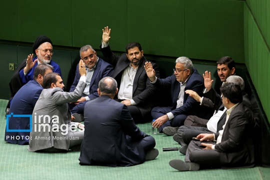 جلسه علنی مجلس شورای اسلامی، صبح یکشنبه ( ۲۹ مهر ۱۴۰۳) به ریاست «محمدباقر قالیباف» و با حضور اکثریت نمایندگان برگزار شد.