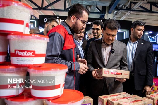 حسین افشین معاون علمی رئیس جمهور صبح امروز چهارشنبه ۱۶ آبان ۱۴۰۳ از پانزدهمین نمایشگاه بین المللی نانو و میکروالکترونیک بازدید کرد.