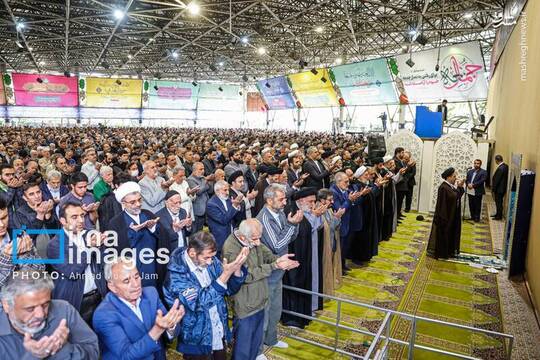 مراسم عبادی سیاسی نماز جمعه به امامت حجت‌الاسلام «سید محمد حسن ابوترابی‌فرد» امام جمعه موقت در دانشگاه تهران برگزار شد.