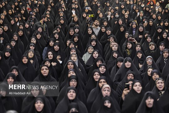 اولین جشنواره ملی الگوهای کنشگری اجتماعی بسیج صبح روز شنبه با حضور سردار سرتیپ غلامرضا سلیمانی رئیس سازمان بسیج مستضعفین در سالن همایش مجموعه فرهنگی ۵ آذر برگزار شد.