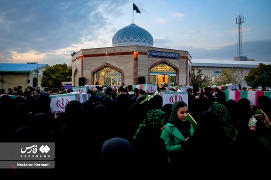 مراسم استقبال ۸ شهید گمنام  در کانون شهید سبحانی با حضور مادر شهیدان جاویدالاثر خلیلی و مردم شهید پرور استان البرز برگزار شد.