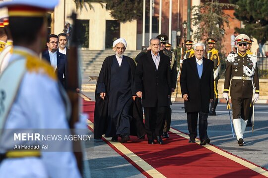 مسعود پزشکیان رئیس جمهوری اسلامی ایران، عصر روز چهارشنبه ۲۸ آذرماه ۱۴۰۳ جهت شرکت در یازدهمین نشست سران سازمان همکاری اقتصادی هشت کشور اسلامی در حال توسعه به کشور مصر سفر کرد.