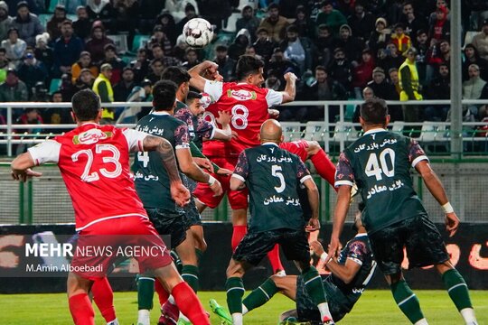 لیگ برتر فوتبال - ذوب‌آهن و پرسپولیس