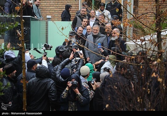 خانه روزنامه نگاران شهر واقع در تقاطع خیابان‌های طالقانی و شریعتی، به مساحت یک هزار و ۱۰۰ مترمربع و زیربنای ۹۵۰ مترمربع و ۶۰۰ مترمربع محوطه‌سازی، امروز با حضور علیرضا زاکانی شهردار تهران افتتاح شد.