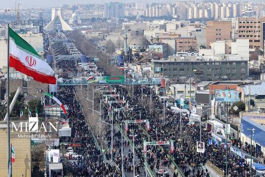 مردم تهران امسال هم با حضور پرشور خود در راهپیمایی ۲۲ بهمن حماسه باشکوهی آفریدند.