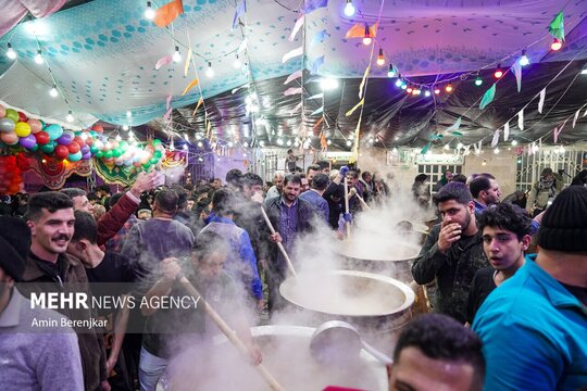 همزمان با سالروز میلاد حضرت رقیه (س) و در آستانه نوروز آئین جشن مردمی پخت ۳۰ تن سَمَنی (سمنو) در مسجد الرقیه (س) شیراز طی دو روز برگزار شد.