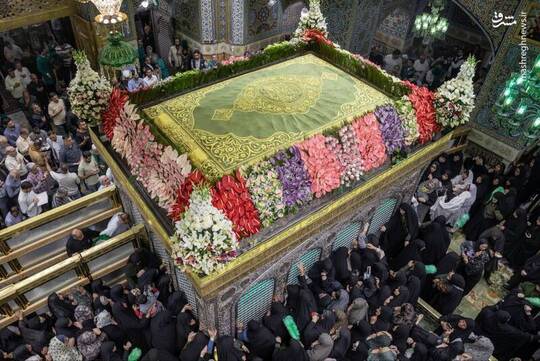گل‌آرایی ضریح نورانی علی ابن موسی الرضا(ع)