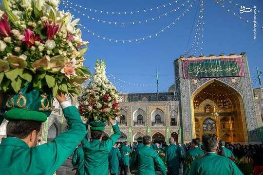 گل‌آرایی ضریح نورانی علی ابن موسی الرضا(ع)