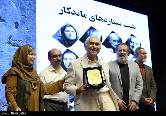 جشن شصت و دو سالگی تاسیس انجمن گویندگان و سرپرستان گفتار فیلم عصر روز دوشنبه ۱۵ اردیبهشت ماه در سالن زنده یاد رسول ملاقلی پور سازمان سینمایی برگزار شد.