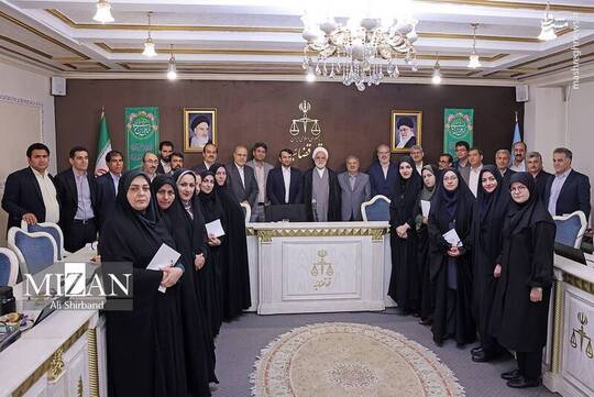 دیدار رئیس قوه قضاییه با جمعی از معلمان نمونه کشوری