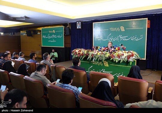 نشست تشریح برنامه‌های اجتماع بزرگ امام رضایی ها(ع) با حضور عباس حیدری، مسئول ستاد مردمی برگزاری این مراسم در سالن همایش‌های برج میلاد برگزار شد.