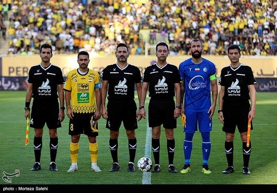 دیدار تیمهای فوتبال سپاهان اصفهان و استقلال تهران