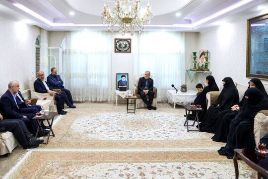 دیدار رئیس‌جمهور پزشکیان با خانواده شهدای خدمت
