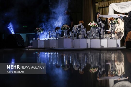 ازدواج ۴۰ زوج دانشجوی دانشگاه علوم پزشکی ایران بعد از ظهر روز یکشنبه ۴ خرداد ماه در سالن همایش‌های رازی دانشگاه علوم پزشکی برگزار شد.