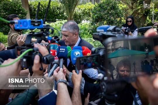 جلسه پرسش و پاسخ اعضای هیات دولت با خبرنگاران، صبح امروز چهارشنبه ۷ خرداد با حضور تعدادی از وزرای دولت در نهاد ریاست جمهوری برگزار شد.