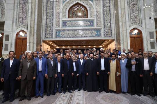 محمدباقر قالیباف رئیس مجلس و نمایندگان بهارستان امروز چهارشنبه ۷ اردیبهشت برای تجدید بیعت با آرمان‌های امام راحل به حرم مطهر امام خمینی(ره) رفتند.