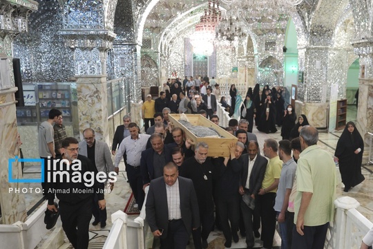 مراسم تشییع و خاکسپاری «احمد هاشمی رفسنجانی»، جمعه با حضور «محسن هاشمی رفسنجانی» رئیس پیشین شورای اسلامی شهر تهران، اعضای خانواده، علماء و اقشار مختلف مردم در حرم حضرت عبدالعظیم حسنی (ع) برگزار شد.