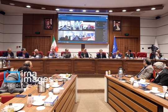 اجلاس مجازی روسای دانشگاه‌ها و دانشکده‌های علوم پزشکی کشور، صبح یکشنبه با حضور «محمد رضا ظفرقندی» وزیر بهداشت، درمان و آموزش پزشکی در دانشگاه علوم پزشکی برگزار شد.