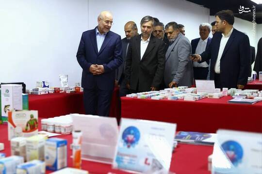 بازدید قالیباف از نمایشگاه دستاوردهای فن‌آوری ایران در کاراکاس