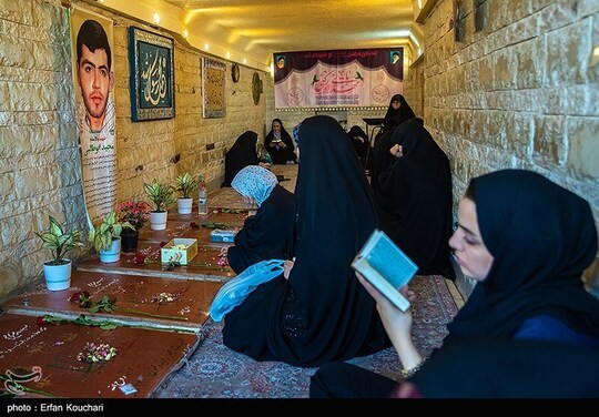 مراسم قرائت دعای پر فیض عرفه عصر پنجشنبه ۱۵ خرداد در کهف الشهدای ولنجک تهران برگزار شد.