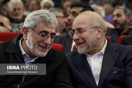 محمدباقر قالیباف، رئیس مجلس شورای اسلامی و سردار اسماعیل قاآنی، فرمانده نیروی قدس سپاه پاسداران در یادواره شهدای مهندسی رزمی و تخریب - مشهد